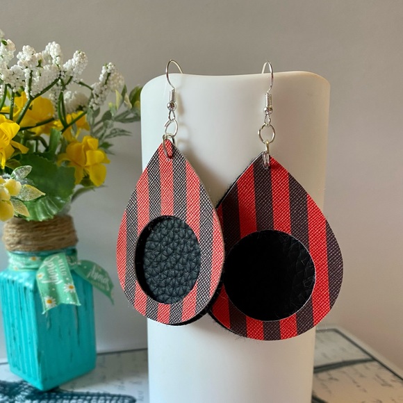 Stripes ! - Picture 1 of 1